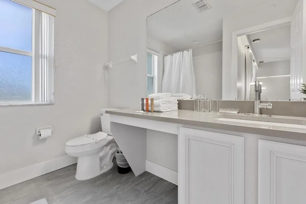 4 Bedrooms- 3 Bathrooms- Regal Palms 2725 Ca Davenport